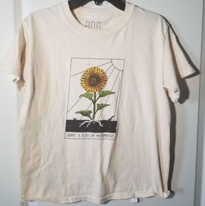 Urban Outfitters sunflower tee💛